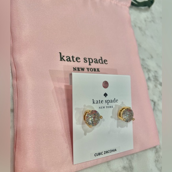 NWT! Authentic ♠️ kate spade clear crystal stud earrings - Picture 5 of 16